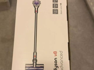 Dyson  v8 advanced  nou nouts foto 3