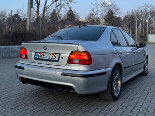 BMW 5 Series foto 2