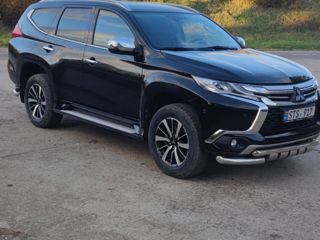 Mitsubishi Pajero Sport foto 2