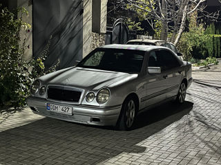 Mercedes E-Class foto 6