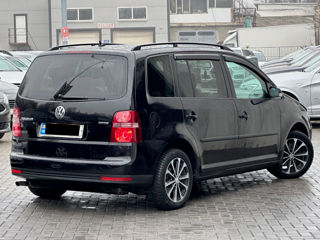 Volkswagen Touran foto 3