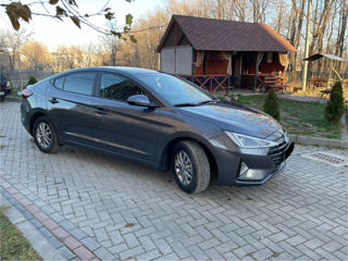 Hyundai Elantra foto 2