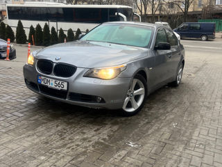 BMW 5 Series foto 2