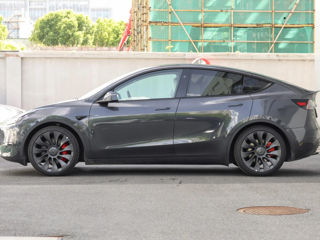 Tesla Model Y foto 2