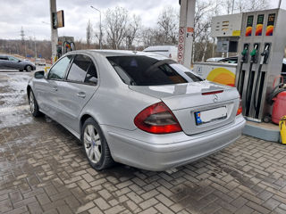 Mercedes E-Class foto 4