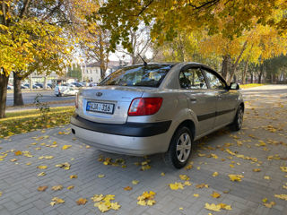 KIA Rio foto 5