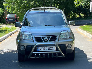 Nissan X-Trail foto 2