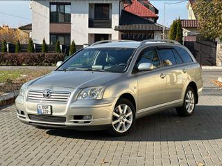 Toyota Avensis foto 2