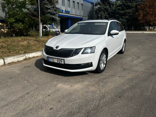 Skoda Octavia foto 1