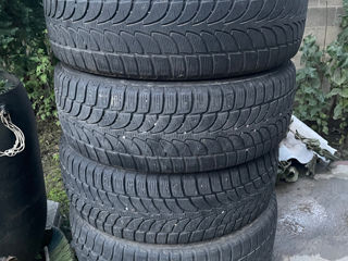 Bridgestone 215/60 R17