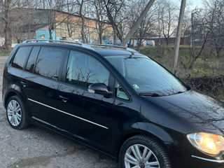 Volkswagen Touran foto 2