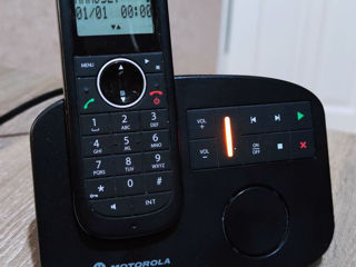 Беспроводной стационарный телефон - Motorola радиотелефон DECT с автоответчиком foto 3