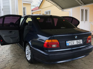 BMW 5 Series foto 6