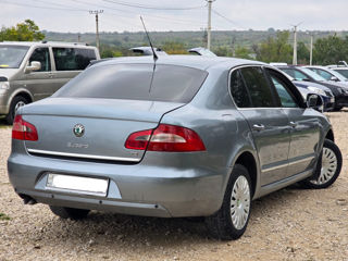 Skoda Superb foto 2