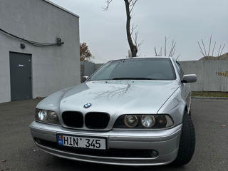 BMW 5 Series foto 3