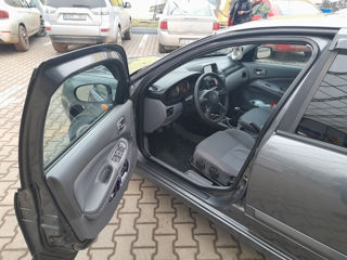 Nissan Almera foto 8