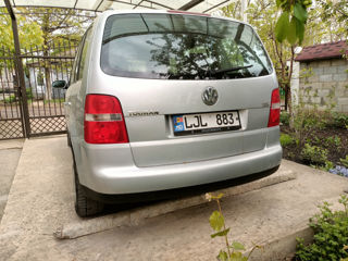 Volkswagen Touran фото 6