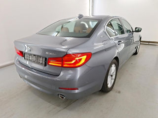 BMW 5 Series foto 3