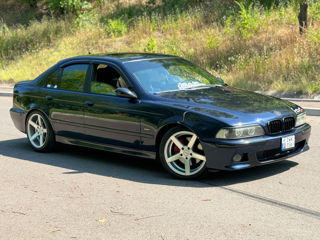 BMW 5 Series foto 1
