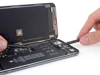Iphone 11 Pro, Не поступает заряд? Приноси – исправим! foto 1