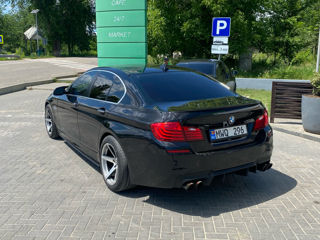 BMW 5 Series foto 3