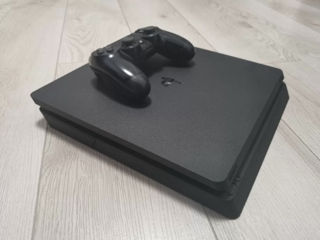 PlayStation 4 Slim - идеальное состояние