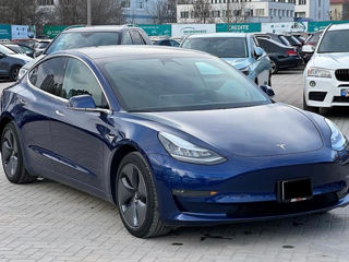 Tesla Model 3 foto 1