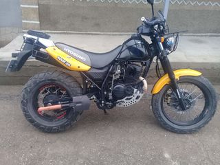 Hyosung survival scramler foto 1