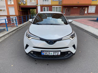 Toyota C-HR foto 2