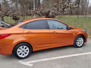 Hyundai Accent foto 1