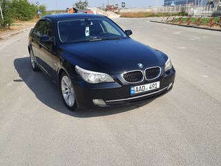 BMW 5 Series foto 1