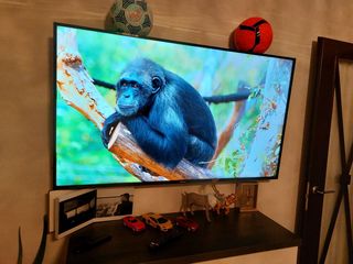 Hisense 58" Class 4K UHD LED Roku Smart TV HDR 58R6E foto 2