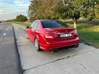 Mercedes C-Class foto 3