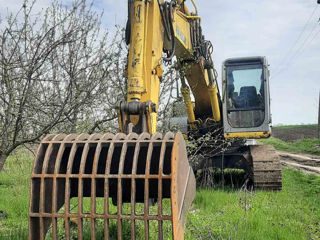 Excavator New Holand 25 tone