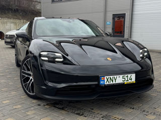 Porsche Taycan foto 2