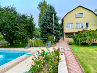 Vrei o casa cu piscina si vedere la lacul de acumulare Ghidighic? Casa 214 m, 15 ari, piscina 15x5x3