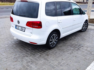 Volkswagen Touran foto 2