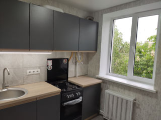 Apartament cu 2 camere, 32 m², Botanica, Chișinău foto 3