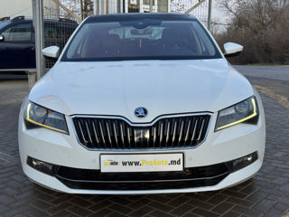 Skoda Superb foto 2