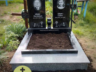 Monumente funerare din granit negru natural de la producator MemorialPrim.md foto 7