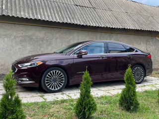 Ford Fusion foto 2