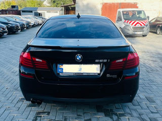 BMW 5 Series foto 4