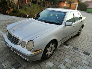 Mercedes E Class foto 8