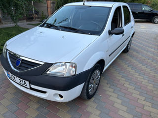 Dacia Logan foto 3