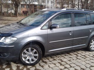 Volkswagen Touran foto 4