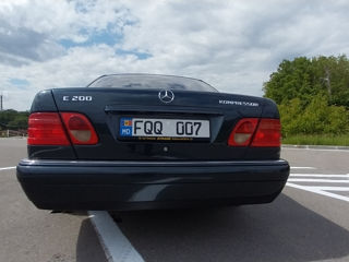 Mercedes E-Class foto 9