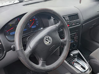 Volkswagen Jetta foto 4