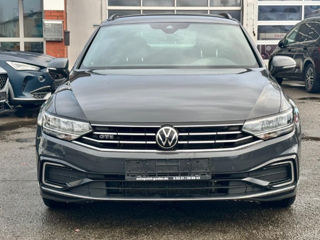 Volkswagen Passat foto 3