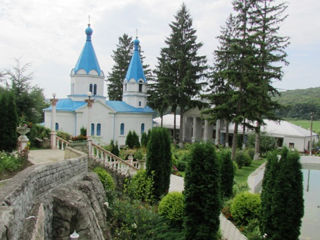 Pelerinaje la 11 manastiri din moldova 2024, timp de 1 zi, zilnic, grupuri de 6/20/45/55 persoane foto 2