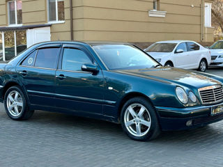 Mercedes E-Class foto 3